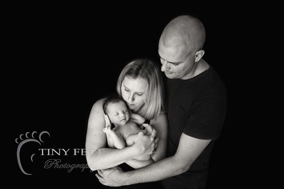Tiny Feet Photography baby boy posed with mum and dad