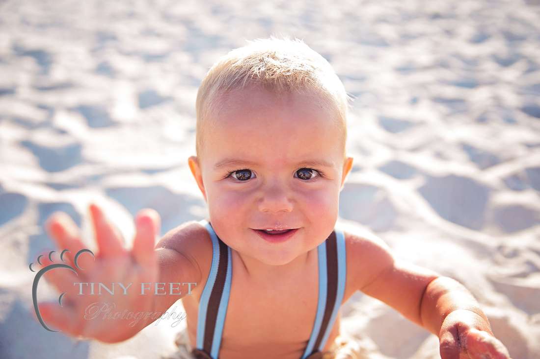 Tiny feet Photography beach family photos