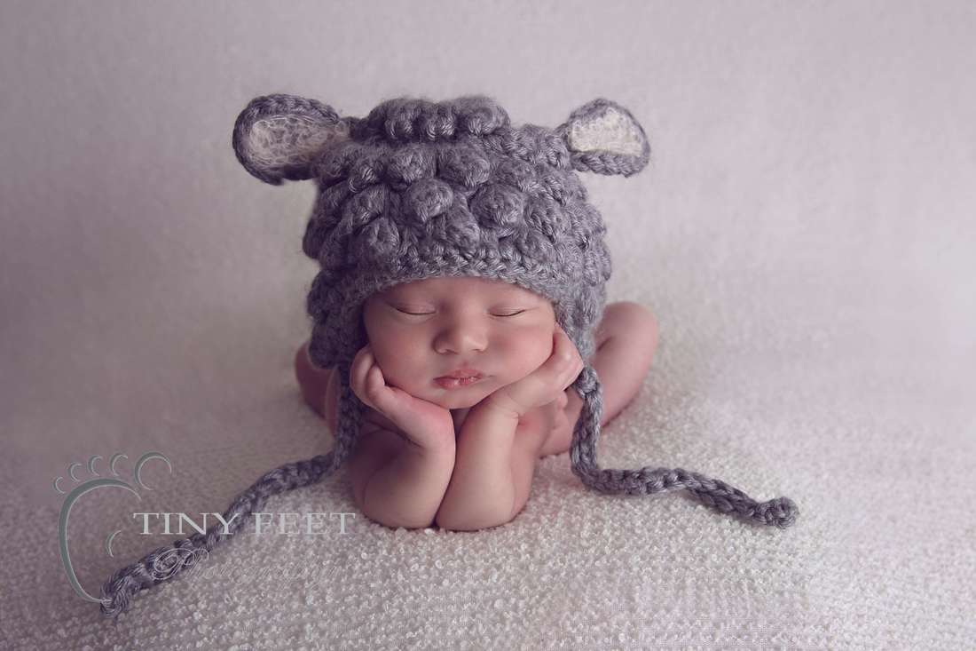 Tiny Feet Photography, newborn baby boy in froggy pose on beanbag