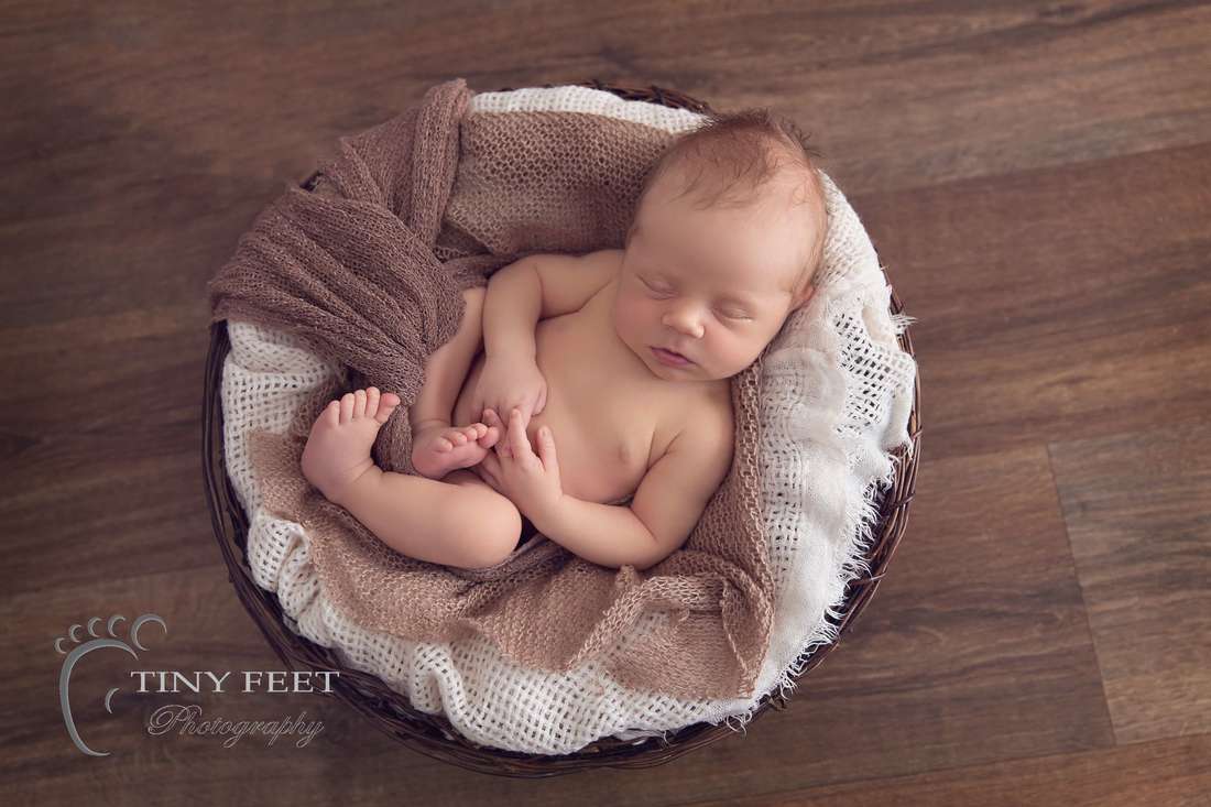Tiny Feet Photography baby posed in brown bowl