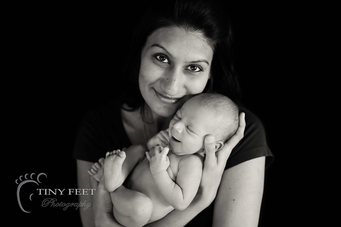 Tiny Feet Photography black and white mum and baby shots