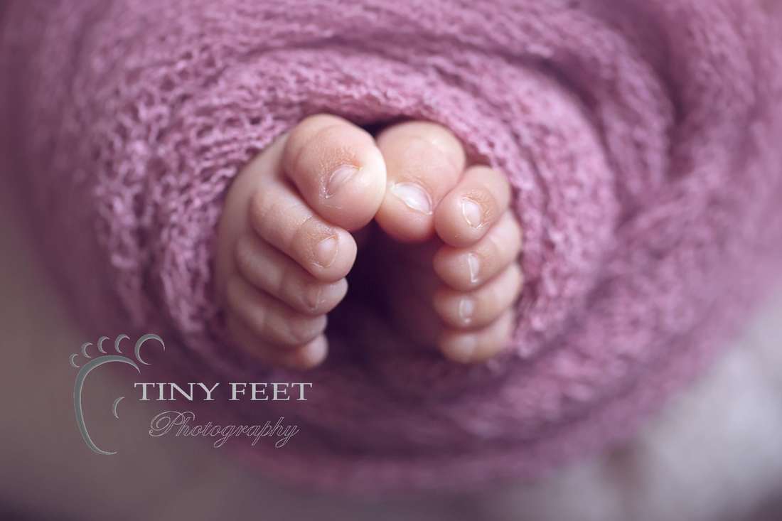 Tiny Feet Photography newborn baby detailed macro shots of baby toes