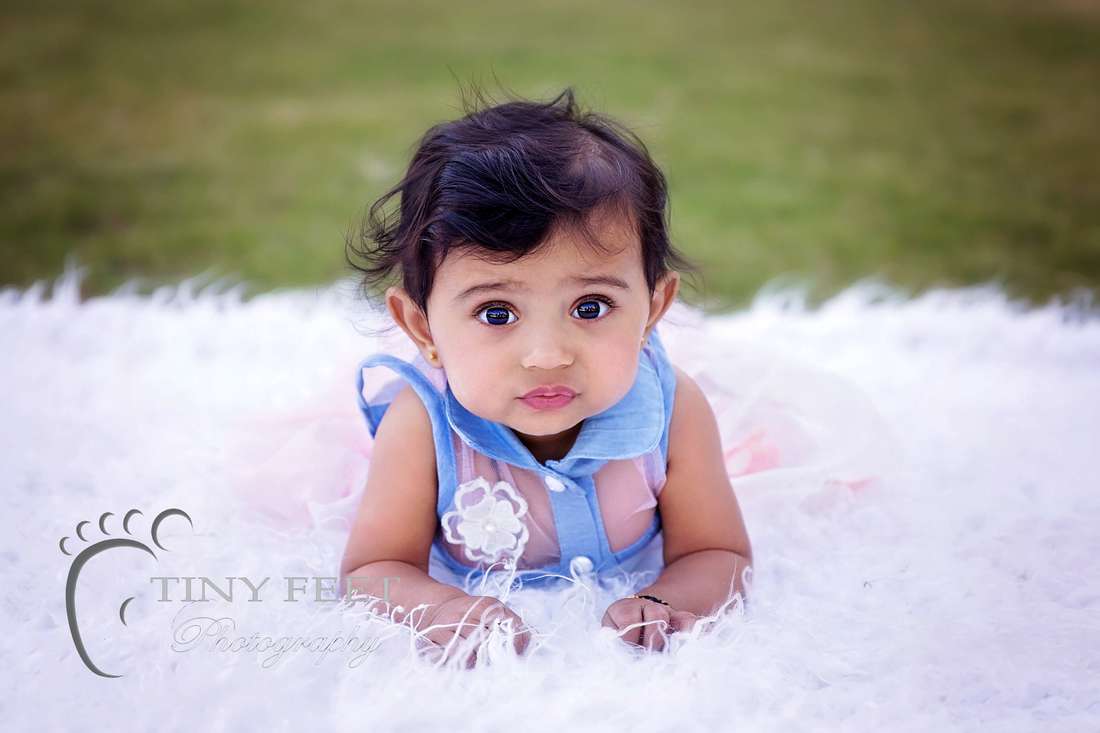 Tiny Feet Photography outdoor children portrait images