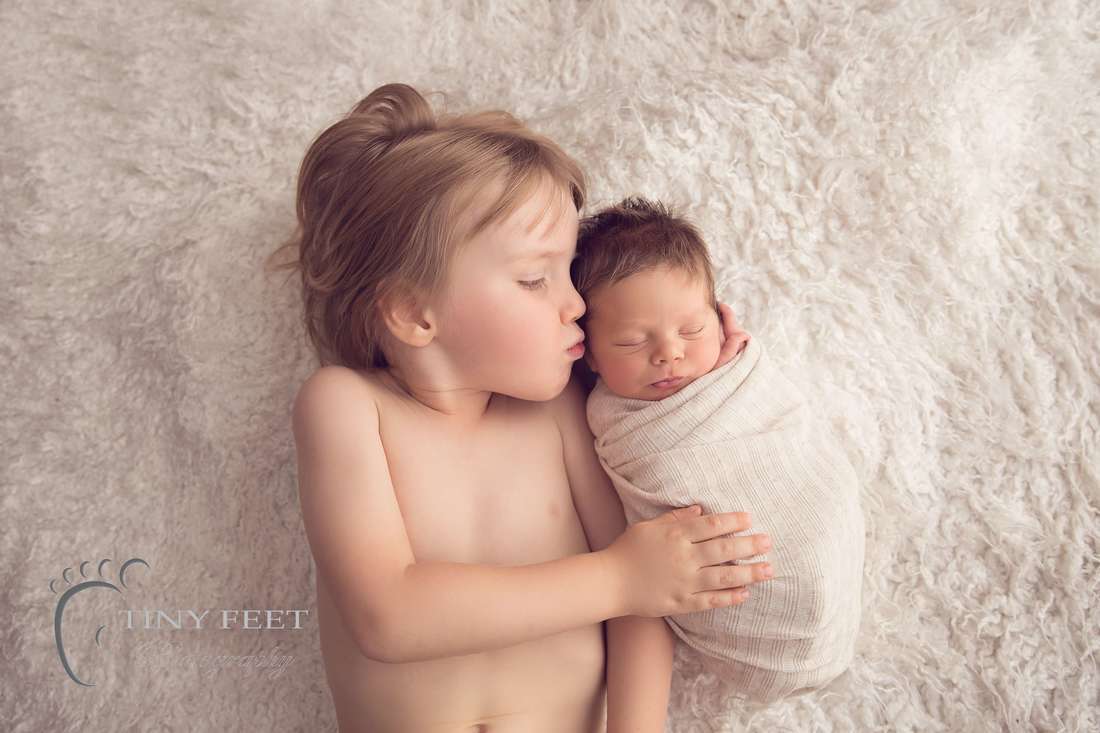 Newborn sibling photography